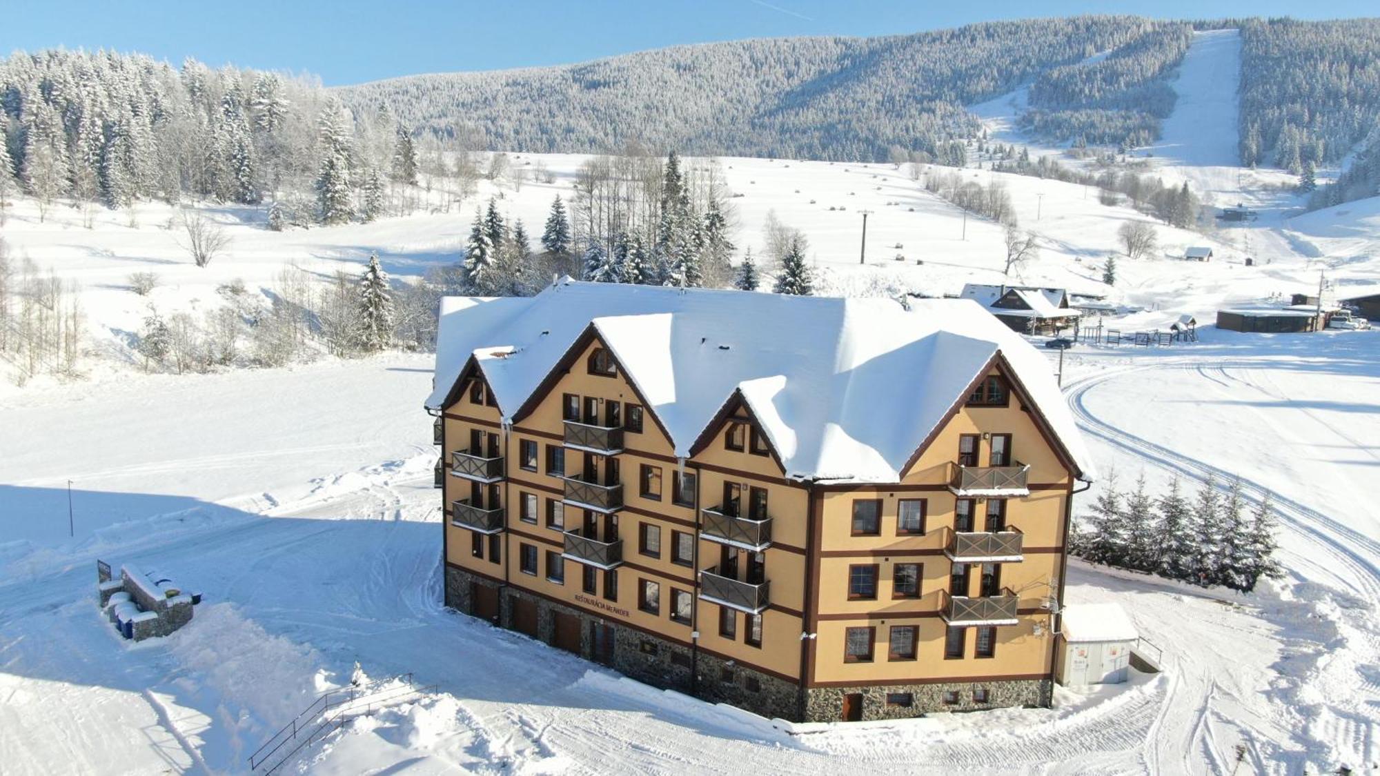 Ski * Garamfő
